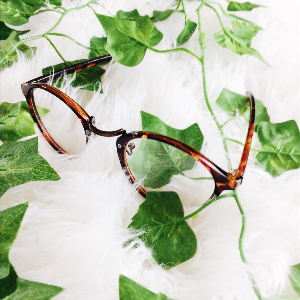 [[Tortoise Glasses]] Clear Non-Prescription - Picture 5 of 8